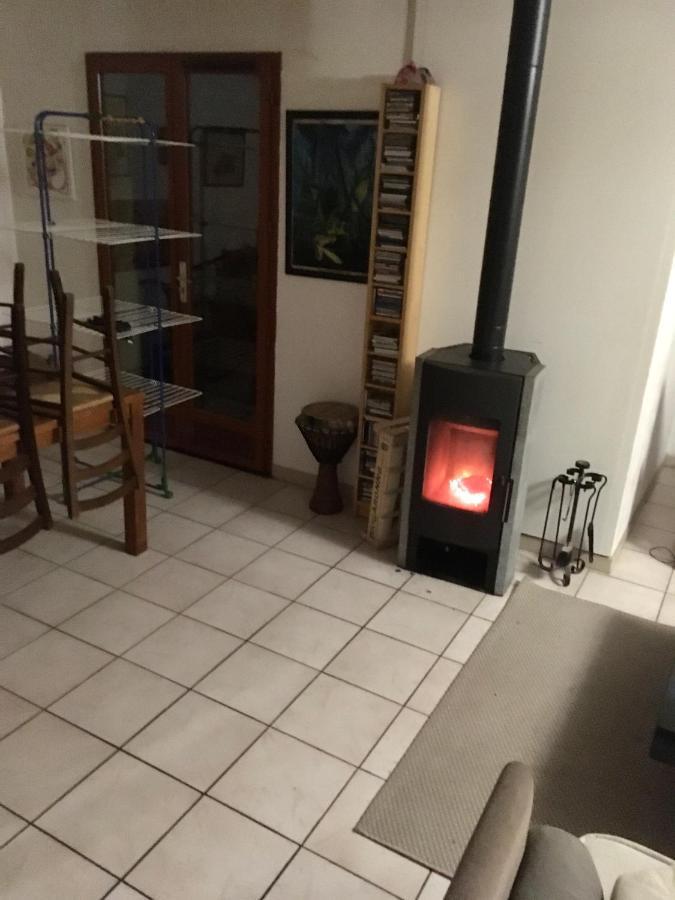 Avec Salle D'eau Privé Au Calme Proche Aeroport Et Rocade Habitación en casa particular *